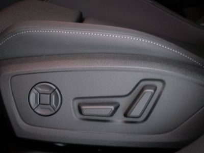 Audi A3 ALLSTREET Allstreet 40 TFSI e Hybride rechargeable 204 S tronic 6 Avus   - 18