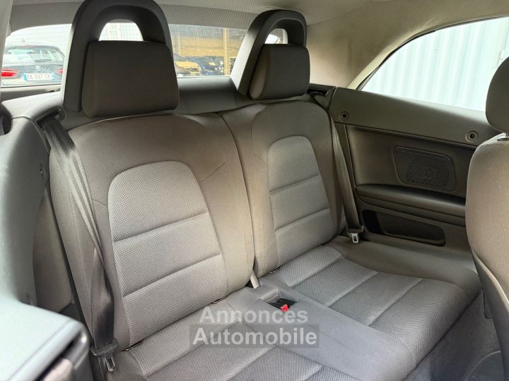 Audi A3 cabriolet 16 tdi 105 cv s line - 11