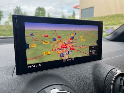 Audi Q2 35 tfsi 150ch s line plus tronic 7   - 12