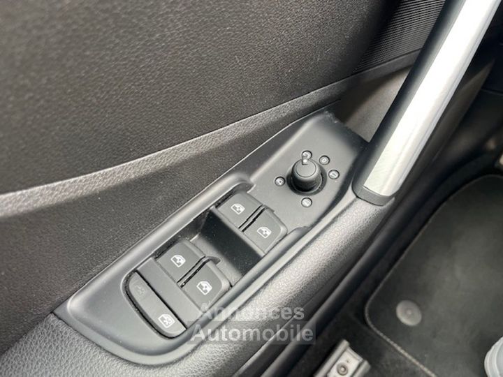 Audi Q2 35 tfsi 150ch s line plus tronic 7 - 19