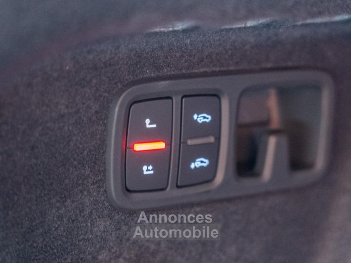 Audi Q8 55 TFSI-E 394CH S LINE QUATTRO TRIPTRONIC 8 - 23