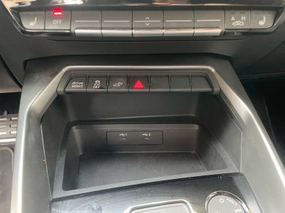 Audi A3 Sportback IV 40 TFSIe 204ch S line   - 16