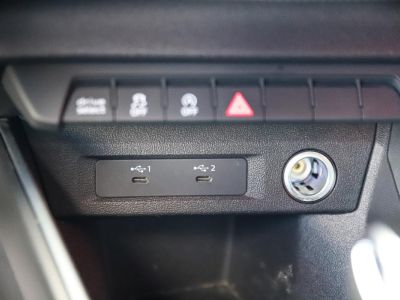 Audi A1 10 30 TFSI 110 S-Tronic S line GRIS CHRONOS   - 24