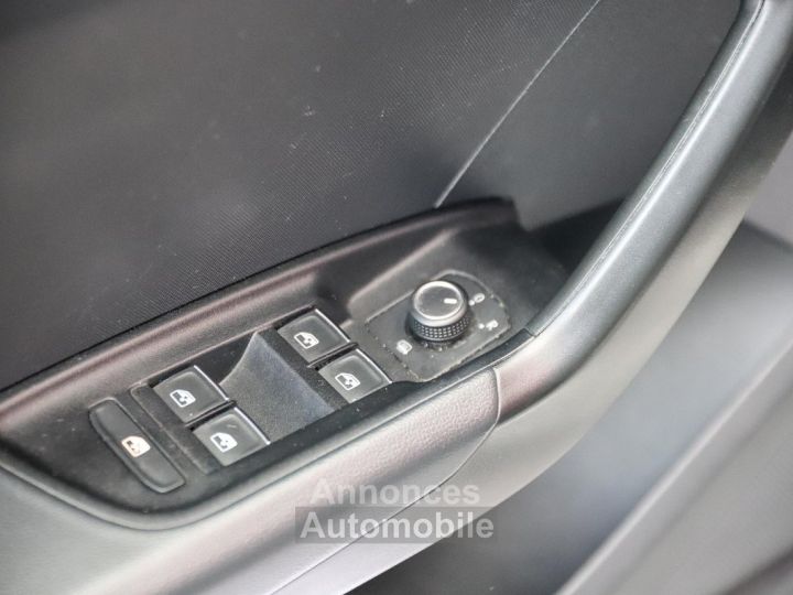 Audi A1 10 30 TFSI 110 S-Tronic S line GRIS CHRONOS - 29