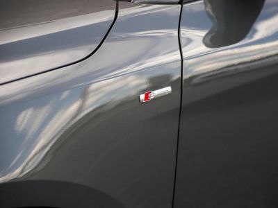 Audi A1 10 30 TFSI 110 S-Tronic S line GRIS CHRONOS   - 39