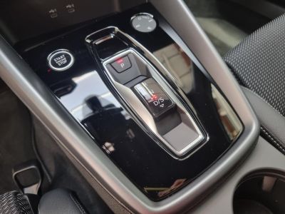 Audi A3 IV (2) SPORTBACK 15 35 TFSI MILD HYBRID 150 S LINE S TRONIC 7   - 19