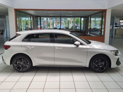Audi A3 IV (2) SPORTBACK 15 35 TFSI MILD HYBRID 150 S LINE S TRONIC 7   - 31