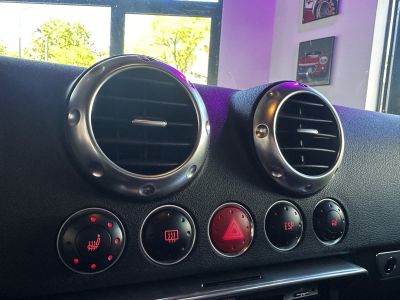 Audi TT COUPE 18T Tiptronic A - 3P EDITION LIMITED 2001 36/40   - 9