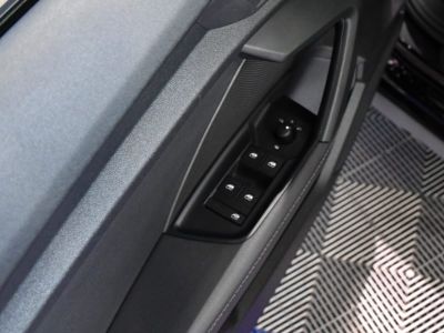 Audi A3 Sportback S-Line 35 TDI 150 S-Tronic GPS Virtual Caméra Lane Pré Sense Induction JA 19   - 12
