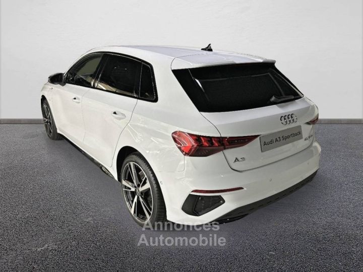 Audi A3 Sportback 45 TFSIe 245 S tronic 6 Competition - 4