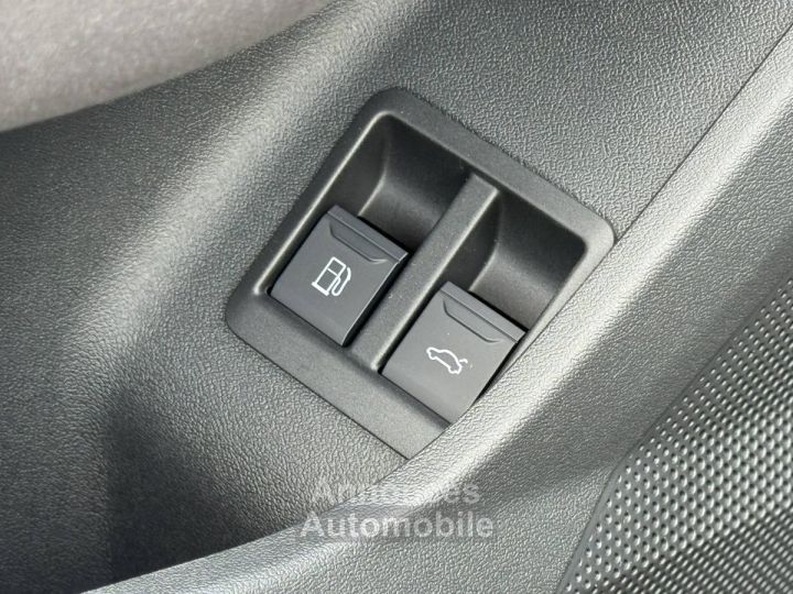 Audi A5 AVANT Avant e-hybrid 299 ch S tronic 7 Quattro S line - 40