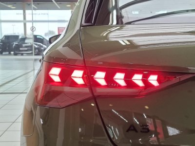 Audi A3 IV (2) SPORTBACK 15 35 TFSI MILD HYBRID 150 S LINE S TRONIC 7   - 10