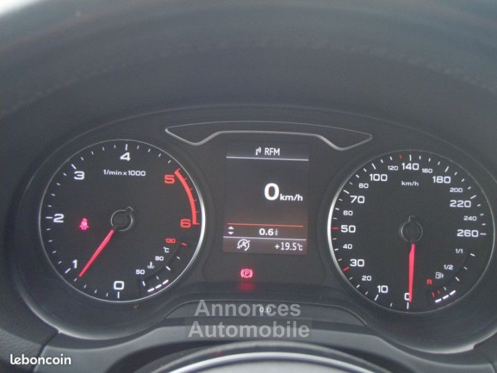 Audi A3 III 16 TDI 105 FAP AMBIENTE - 14