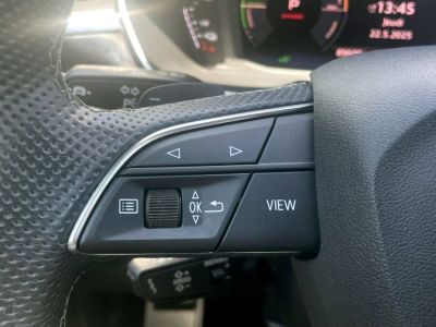 Audi Q3 45 TFSIe 245 ch S tronic 6 S line   - 17