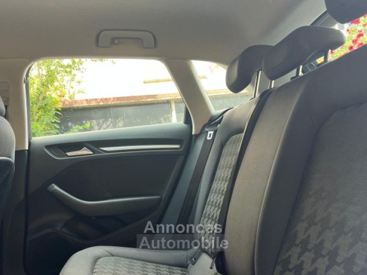 Audi A3 Sportback III 16 TDI 110 BUSINESS LINE S TRONIC 7 - 25