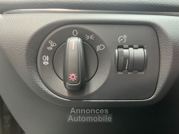 Audi Q3 20 TDI 120 - DEMARRAGE SANS CLE - SIEGES CHAUFFANTS - RADAR DE RECUL - GPS - 30