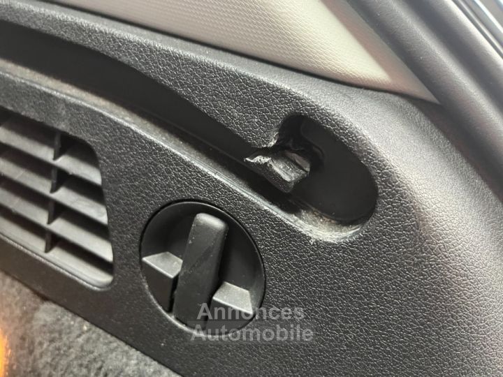 Audi Q3 20 TDI 120 - DEMARRAGE SANS CLE - SIEGES CHAUFFANTS - RADAR DE RECUL - GPS - 34