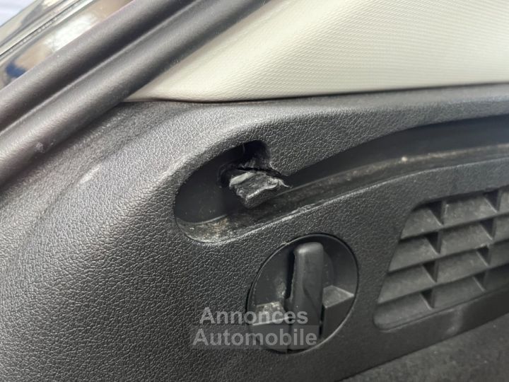 Audi Q3 20 TDI 120 - DEMARRAGE SANS CLE - SIEGES CHAUFFANTS - RADAR DE RECUL - GPS - 35