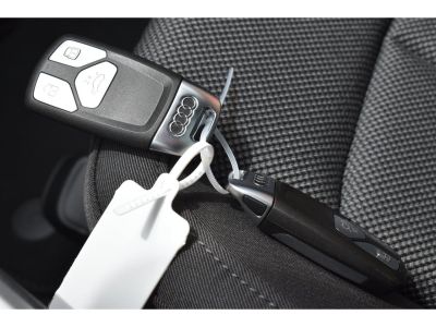 Audi A4 BUSINESS 35 TFSI 150 S tronic 7 Business Executive   - 41