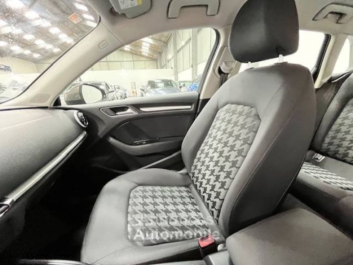 Audi A3 III 16 TDI 110ch Attraction - 14