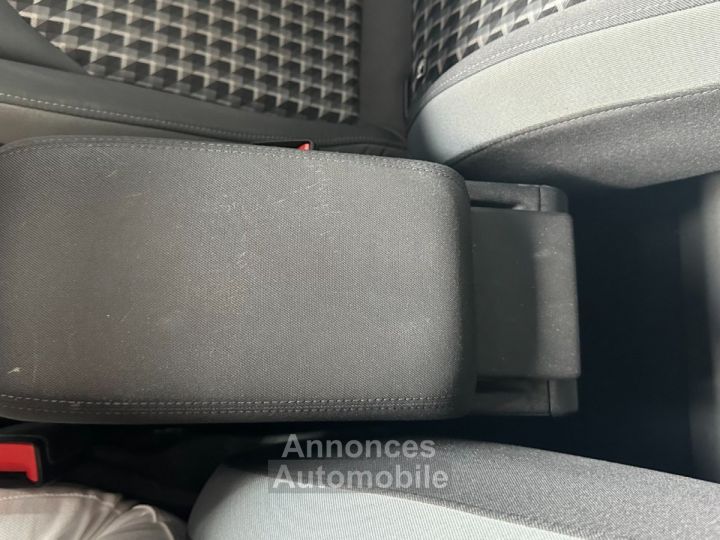 Audi A1 Sportback S Line 200 ch 40 TFSI S Tronic 6 - Méplat - Sièges chauffants - Feux LED - Apple CarPlay - 25
