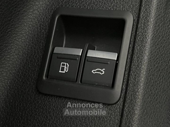 Audi Q3 Sportback 45 TFSIe  245 ch S tronic 6 S line - 20