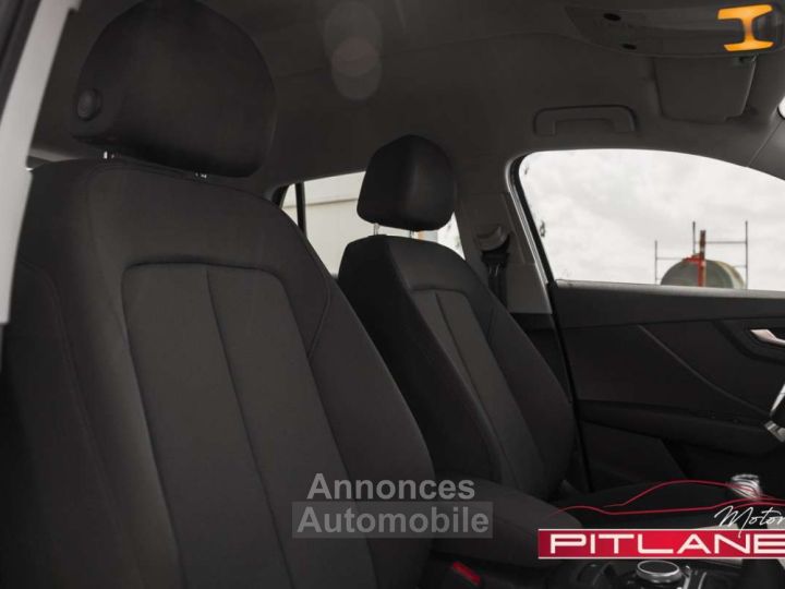 Audi Q2 30 TFSI Blue Navigation Feu LED Jantes 19 - 12