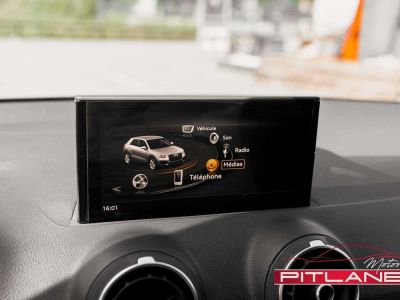 Audi Q2 30 TFSI Blue Navigation Feu LED Jantes 19   - 14