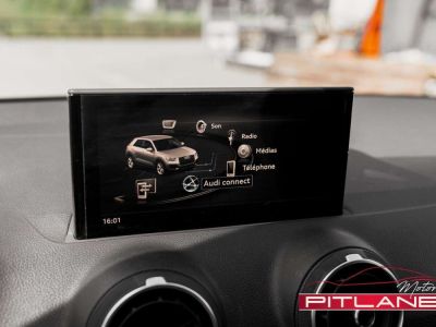 Audi Q2 30 TFSI Blue Navigation Feu LED Jantes 19   - 15