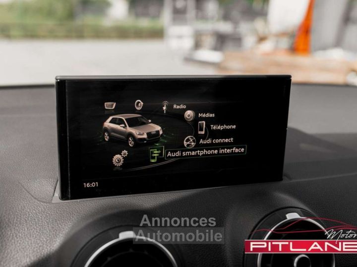 Audi Q2 30 TFSI Blue Navigation Feu LED Jantes 19 - 16