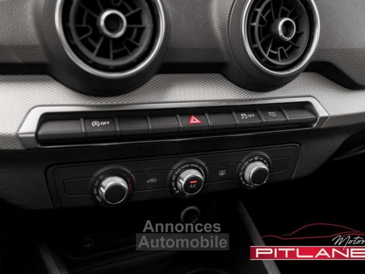 Audi Q2 30 TFSI Blue Navigation Feu LED Jantes 19 - 17
