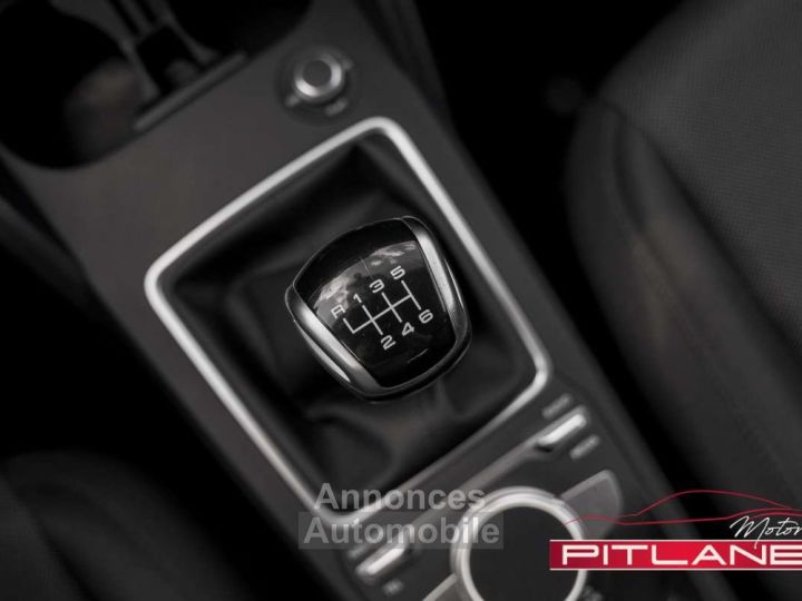 Audi Q2 30 TFSI Blue Navigation Feu LED Jantes 19 - 19