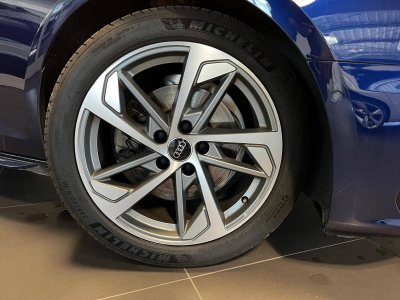 Audi A4 Avant 35 TFSI 150 S tronic 7 Competition   - 4