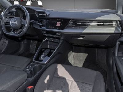 Audi A3  Sportback · 40 TFSI e · S line · 204ch Hybride Rechargeable · Jantes 18&quot; · LED   - 3
