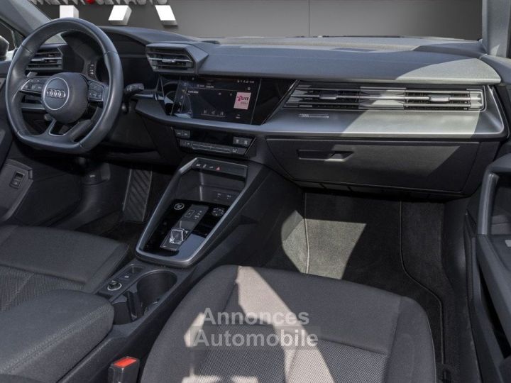 Audi A3  Sportback · 40 TFSI e · S line · 204ch Hybride Rechargeable · Jantes 18&quot; · LED - 3