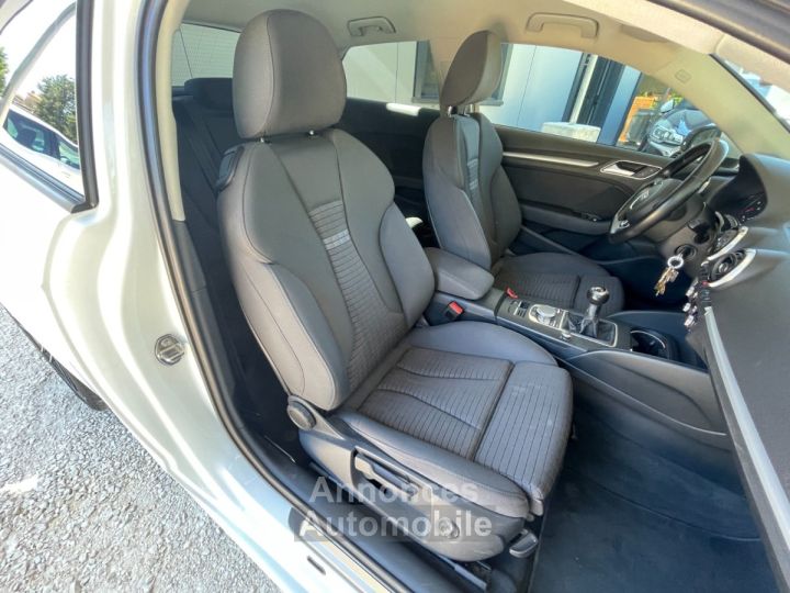 Audi A3 BUSINESS 20 TDI 150 Business Line 3 Portes / Sièges Chauffants - 10