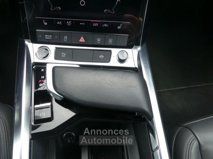Audi e-tron SPORTBACK 55 408CH E-QUATTRO - 11