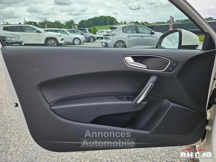 Audi A1 12 tfsi 90 s-line - 28
