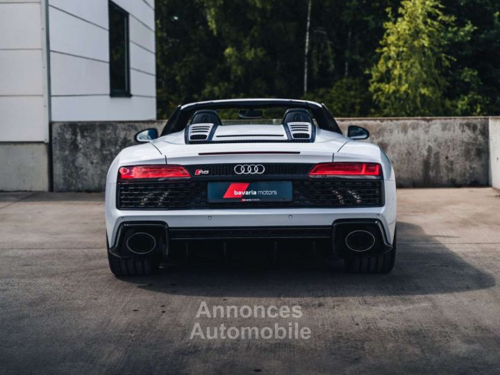 Audi R8 V10 Performance- RWD New B&O - 12