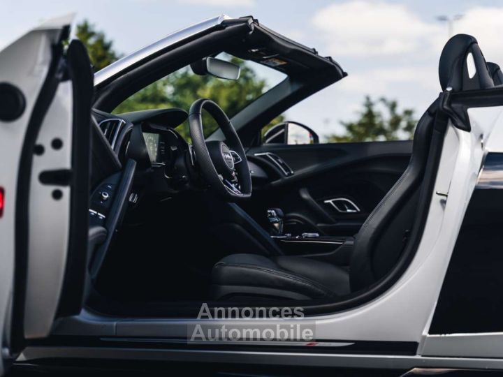 Audi R8 V10 Performance- RWD New B&O - 15