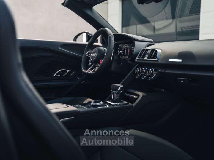 Audi R8 V10 Performance- RWD New B&O - 28