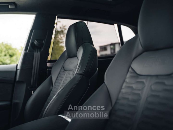 Audi RS Q8 Performance New Ceramic Sunroof Massage - 25