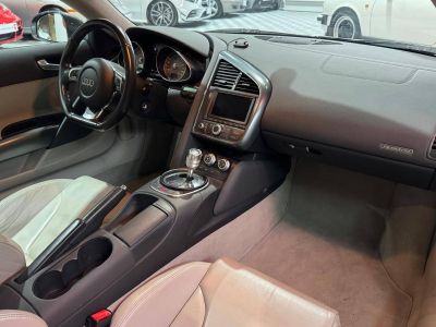 Audi R8 42 V8 FSI 430ch R tronic 6   - 17