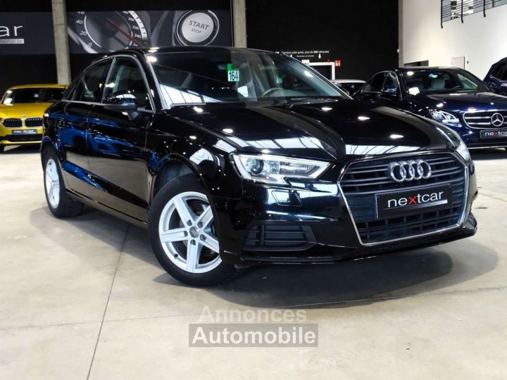 Audi A3 30TFSI Design Sedan - 2