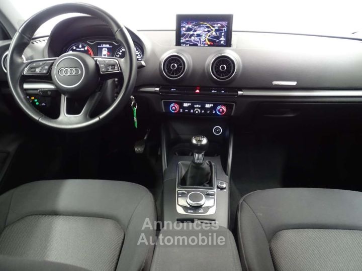 Audi A3 30TFSI Design Sedan - 7