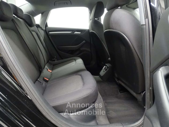 Audi A3 30TFSI Design Sedan - 10