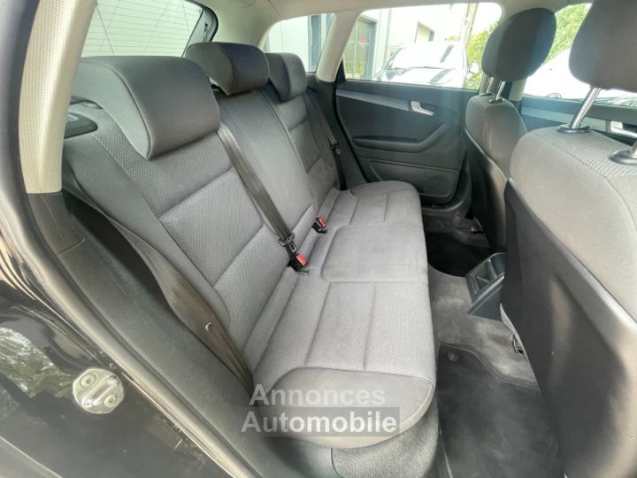 Audi A3 (8P Phase 2) 16 TDI 90ch Sportback Ambition / Origine France - 11