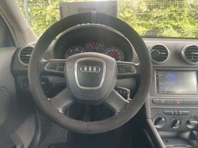 Audi A3 (8P Phase 2) 16 TDI 90ch Sportback Ambition / Origine France   - 14