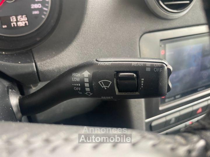 Audi A3 (8P Phase 2) 16 TDI 90ch Sportback Ambition / Origine France - 17