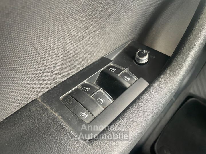 Audi A3 (8P Phase 2) 16 TDI 90ch Sportback Ambition / Origine France - 19